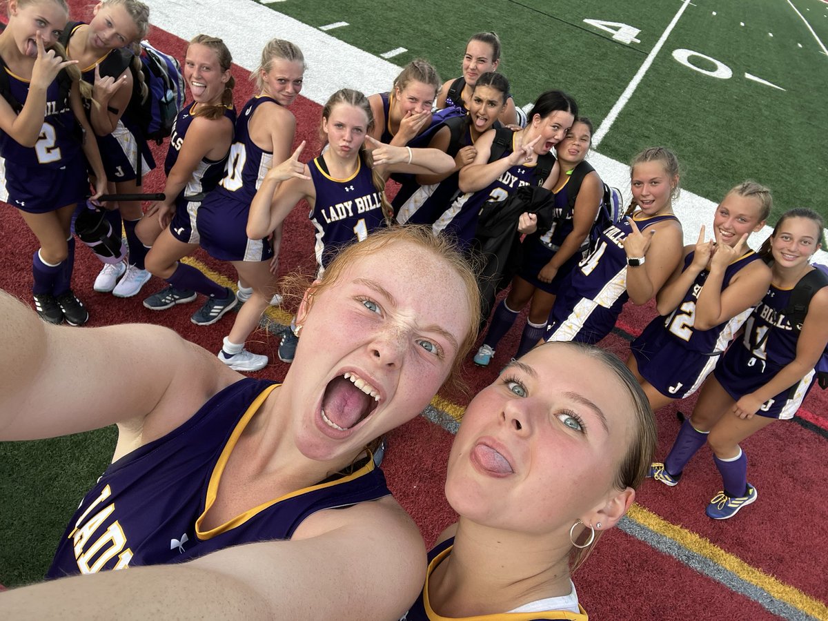 DUB!  Spread the love ❤️ around today with Wilcox (2g, 1a), Wilson (2g), Chase (2g), Cole Krempa (1g, 4a), Eaton (1g), &amp; Fazzio (1a) getting us on the board.  We back on that grind tomorrow. 💜🏑💛