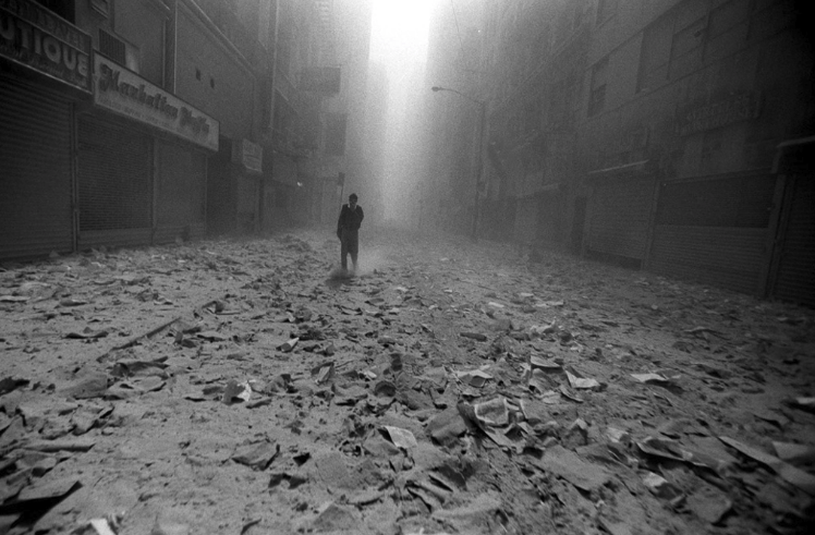 GilCarlosss's tweet photo. Con las siguientes fotografias solo quiero recalcar la importancia del fotoperiodismo, que nos permite recordar  la historia de ciertos sucesos para que no se vuelvan a repetir. https://t.co/100SRIB59a