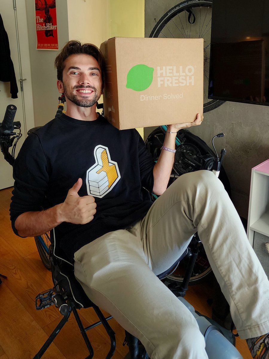 Going live now cooking up a quick, easy, and delicious meal from <a href="/HelloFresh/">HelloFresh US</a> #HelloFreshPics 

Use code POGHF113187 for 50% off plus free shipping at 
strms.net/hellofresh_hit… #ad