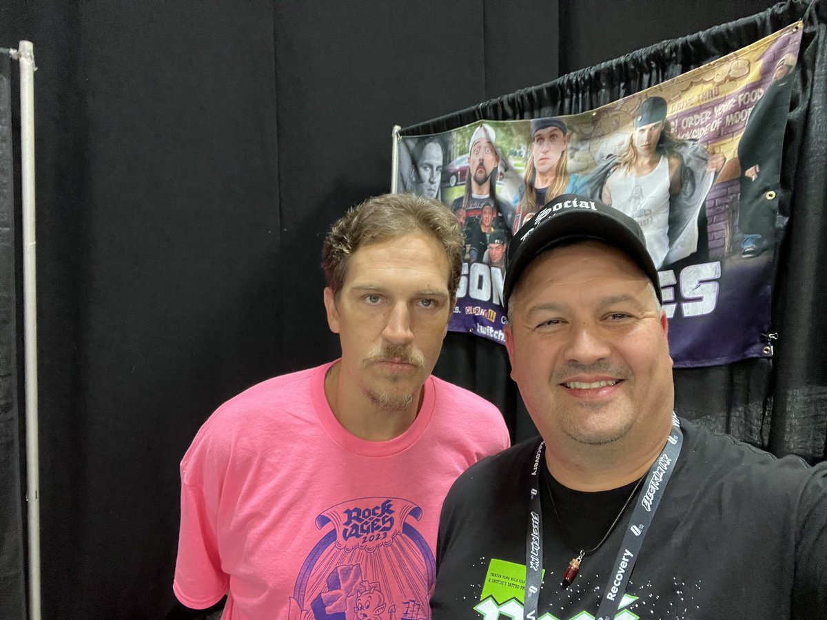 jcweb34's tweet photo. @JayMewes and me this weekend at the @TrentonPRFM #Snoogans https://t.co/tKSb0ib6kT