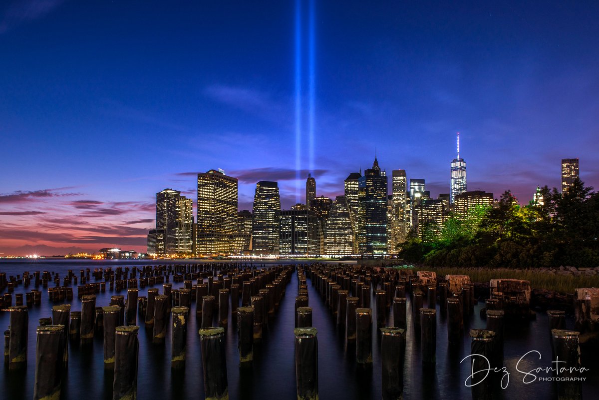 DezSantanaPhoto's tweet photo. Since lighting &amp; thunder is preventing me from going out to photograph the Tribute In Light, I'm going to share my favorites over the years #neverforget #tributeinlight

NEVER EVER FORGET 🙏🏽 
@OneWTC @Sept11Memorial @FDNY @NYPDnews https://t.co/oKs3ymUQMF