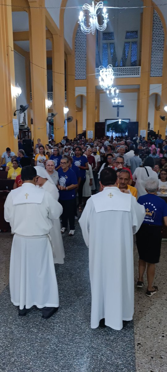 #VirgenDeCoromoto 
#PatronaDeVenezuela 
#371Años
Saludo de la paz, Comunion