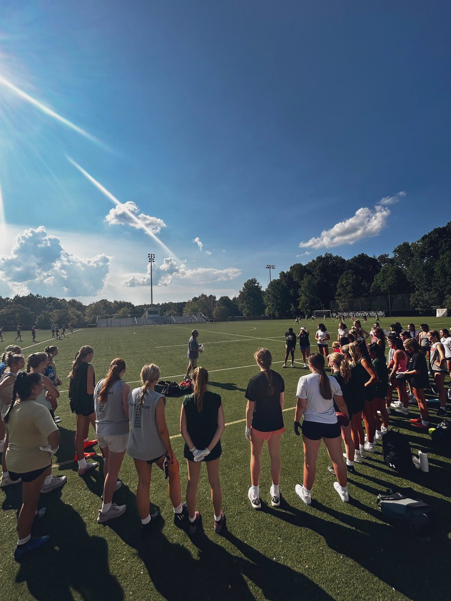 BTFlagFootball's tweet photo. 𝗙𝗜𝗥𝗦𝗧 𝗗𝗔𝗬 𝗢𝗙 𝗧𝗥𝗬𝗢𝗨𝗧𝗦‼️
​
Nearly 100 girls at tryouts and couldn’t ask for better weather! Pumped for day 2 tomorrow! 👏👏👏
​
@BTTitansAD https://t.co/Ac0TTCIZZS