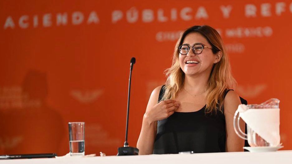 Sonriente y emocionada comparto q soy nominada 2024 <a href="/AunaMexico/">Aúna México</a> y buscaré la candidatura para la diputación local n Miguel Hidalgo. Vamos a exigir mejores presupuestos, y poner las prioridades en donde van #JusticiaFiscal 🧡💚💜
#DiversasyJuntas somos más fuertes #AúnaSomos