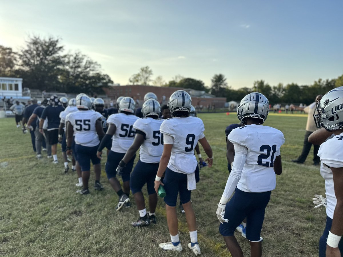 Largo earns its first win of the season, beating Central 22-8. 🦁