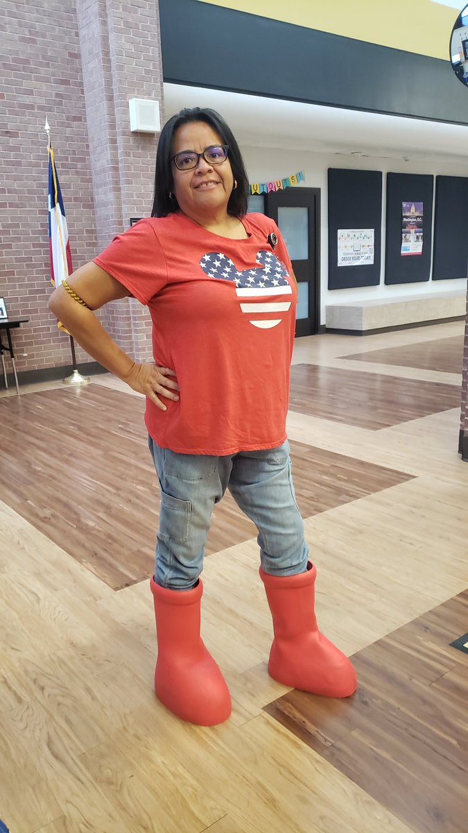 Kindness week  <a href="/lisdbekind/">LISD Kindness</a> wear red, white and blue <a href="/LakeviewMS/">Lakeview MS</a>  #LeaveALeopardPrint