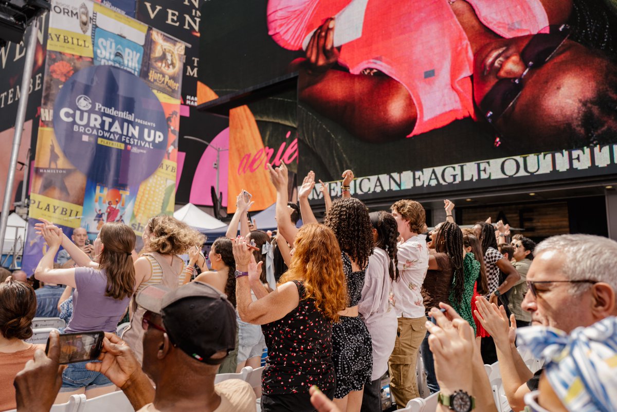 TimesSquareNYC's tweet photo. CURTAIN UP 🎉 celebrated Broadway in a big way this weekend! 🌟 Thank you to our partners @playbill, @BroadwayLeague and @Prudential for putting on 3 days of amazing performances 🎭 and thanks to all our Broadway Fans! #CurtainUpBway

📸  Heather Gershonowitz &amp; Michaeleh Reynolds https://t.co/6ySzKdIwly