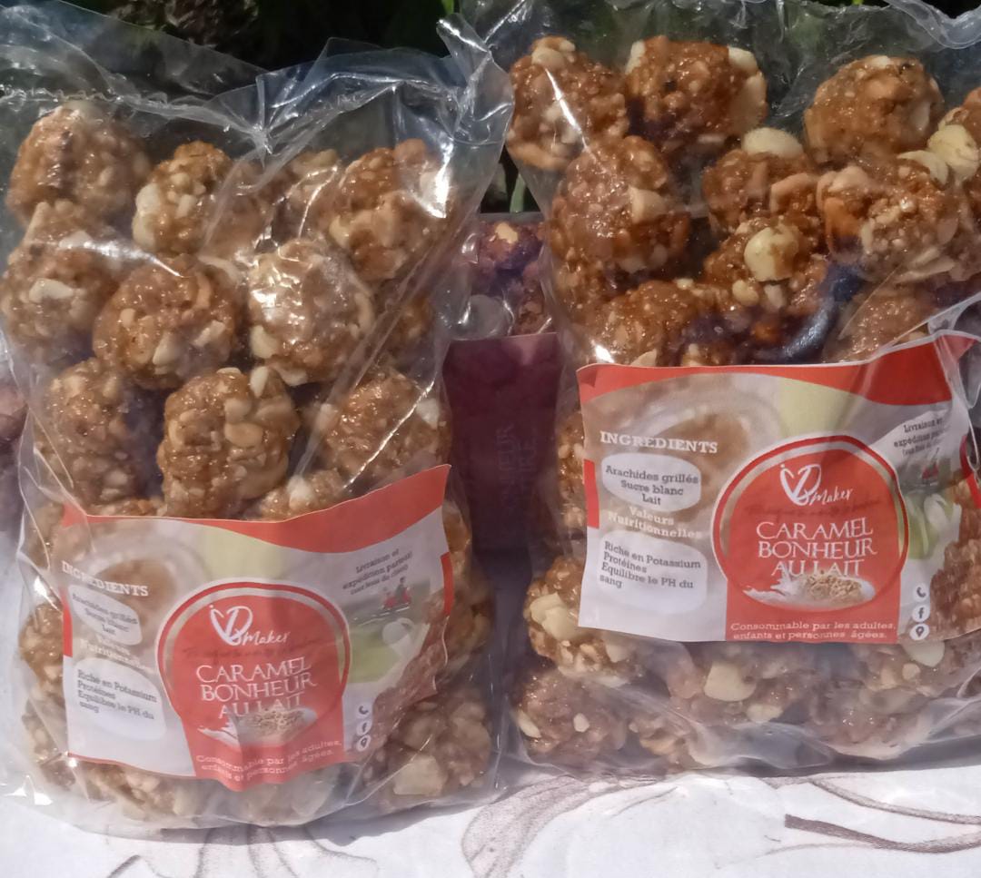 DarlineMbella's tweet photo. Je dors et je ne rêve que des caramel bonheur en boule saveur lait, 
Je me réveille en sursaut et je me dirige vers mes formats de 40 caramel bonheur qui coûte #1000fcfa...
Fb : Darl Joy Maker
🇨🇲 Douala, livraison et expédition 🇨🇲
☎️+237691380252/670744633 https://t.co/LcKPNPmrHL