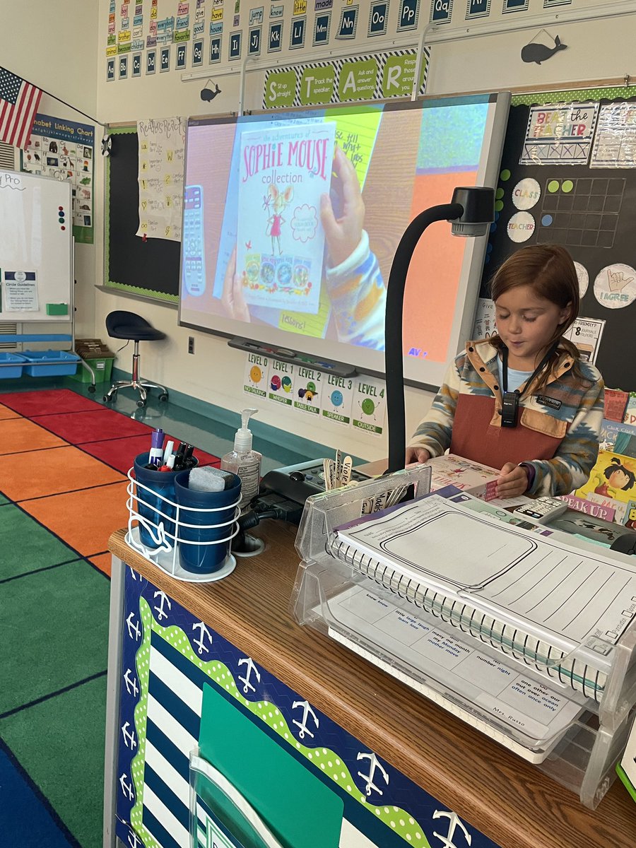 These Gators earned a “Show-and-Tell” with their Gator Tickets! 🎟️🐊👍