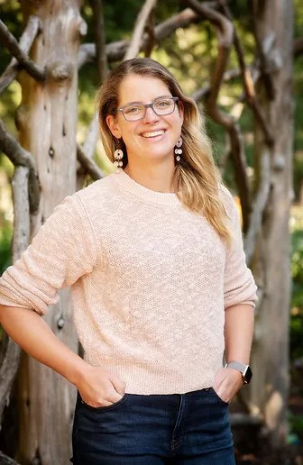 Engine 6 enthusiastically endorses Dan Gaynor (Ward 2) and Martha Bixby (Ward6) in tomorrow's Newton preliminary elections.

Gaynor and Bixby understand that for Newton to be a truly welcoming and diverse community, we need more housing, both market-rate and aﬀordable.