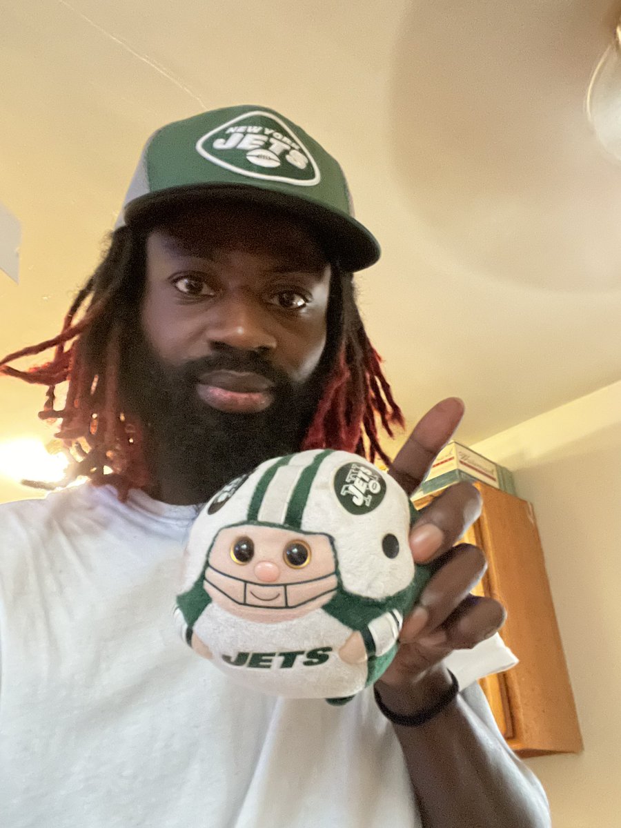 I don't got my jersey yet cause I'm picky and don't know what to get but i stay with my gear. And of course got have Jet Buddy on deck 

#NYJETSFOOTBALL

#jetbuddy