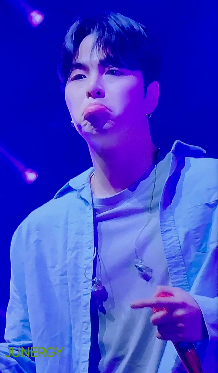 JUNERGY970331's tweet photo. 230911 2023 iKON World Tour TAKE OFF concert Sound Check in Dallas

#준회 #주내 #구준회 #JUNHOE #JUNE #KOOJUNHOE #ジュネ https://t.co/CKaLE8u6wM