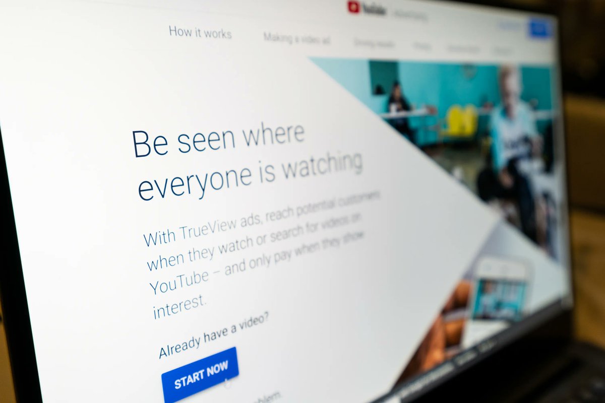 Redoubt17's tweet image. #YouTube Announces AI-Powered Creative Guidance In #GoogleAds 

#AI #digitlmarketing

buff.ly/3PuSxZL