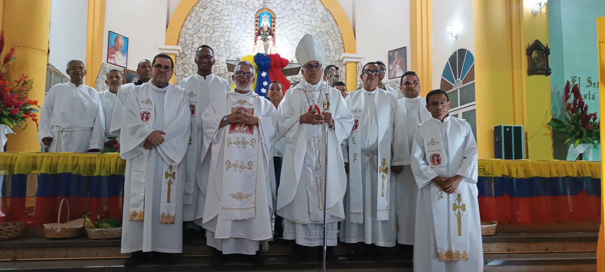 #VirgenDeCoromoto 
#PatronaDeVenezuela 
#371Años
Ha concluido la Eucaristía en honor a nuestra Patrona