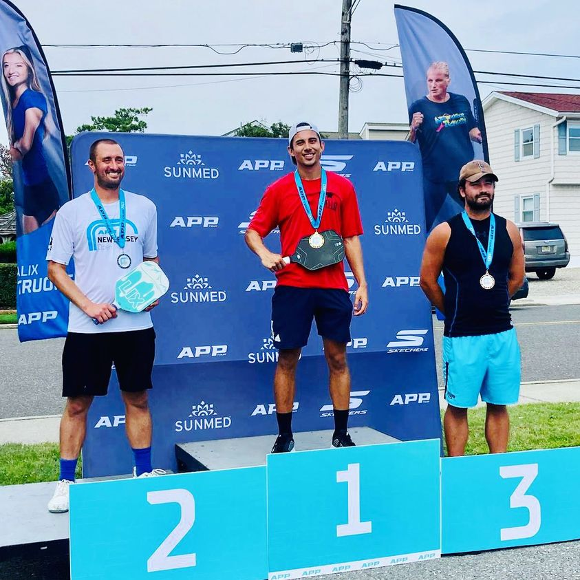 PelloPaddles's tweet photo. ANOTHER GOLD 🥇 IN MENS 5.0 #app by #pellopro Jason Renner!

Maybe he’s born with it? Or maybe it’s the PELLO #propaddle #pxvi ?!

Nah, we can’t take all the credit, but we sure do love to watch you win and show off that beauty at the top of the podium #1 https://t.co/3TzmCWW9u6