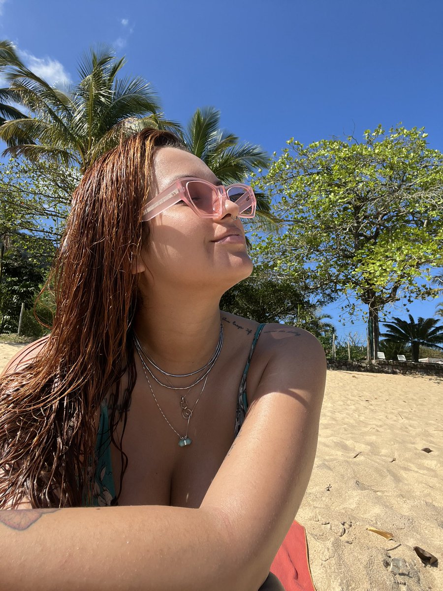 pov: to triste, vo pra praia

passou