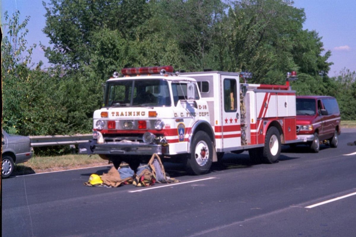 DCFDKelleher's tweet photo. The @dcfireems Training Division’s No. 34 and No. 35 Engine on the scene at the Pentagon on #September11th2001. Photos courtesy of AJ Illenotna. #DCFD #DCFDHistory https://t.co/dAmz6oVxnf