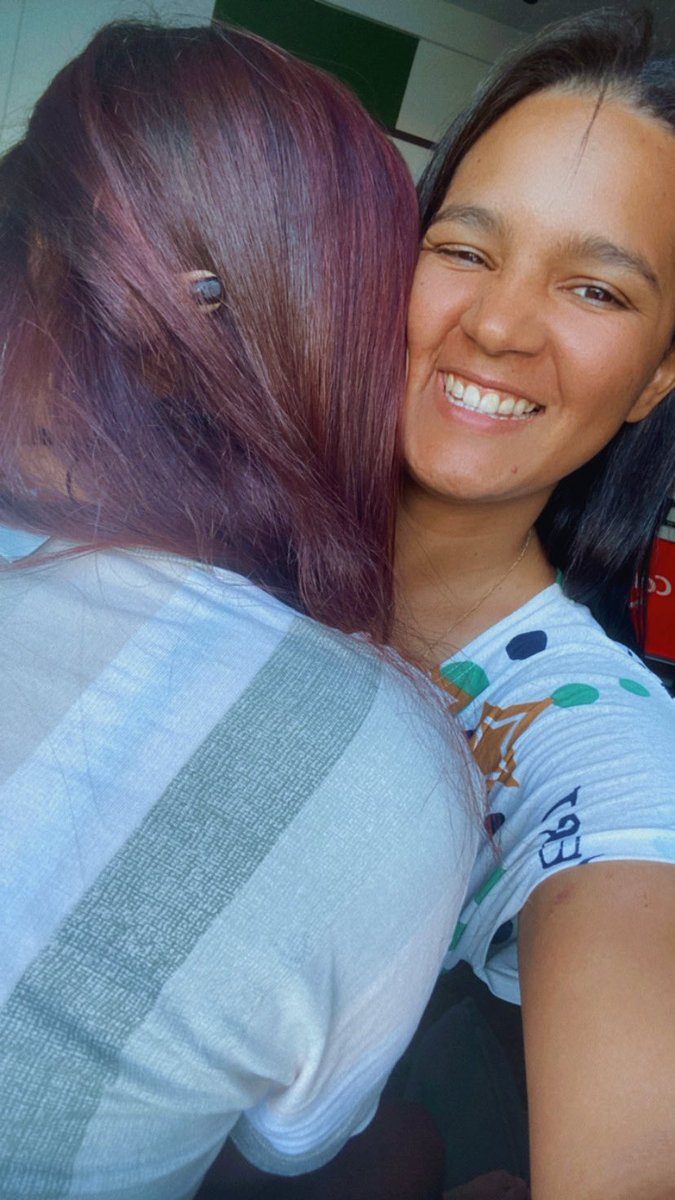 larinhadss's tweet photo. Sou apaixonada por cada detalhe seu @Nadia_Chris 🥰 https://t.co/S4S369WkZV