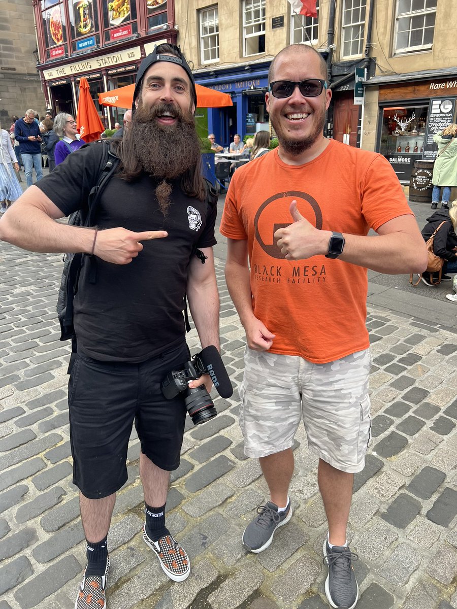 SimonElkins's tweet photo. This has legit made my year, meeting the esteemed @beardmeatsfood and Mrs Beard in Edinburgh.  Thank you being so awesome. https://t.co/zriPQGgxA7