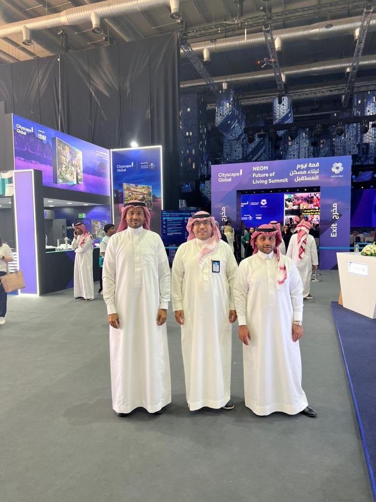 eng_jazu's tweet photo. #جامعة_جازان ممثلةً بـ #كلية_الهندسة تشارك في معرض #سيتي_سكيب_العالمي المقام في العاصمة الرياض بحضور سعادة وكيل الكلية للشؤون الأكاديمية و سعادة رئيس قسم الهندسة المدنية و سعادة رئيس قسم الهندسة المعمارية…

@JazanUniversity https://t.co/vNJjX7sT9q