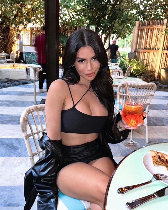 bbsota 🍹 https://t.co/2DYVh9gfDq