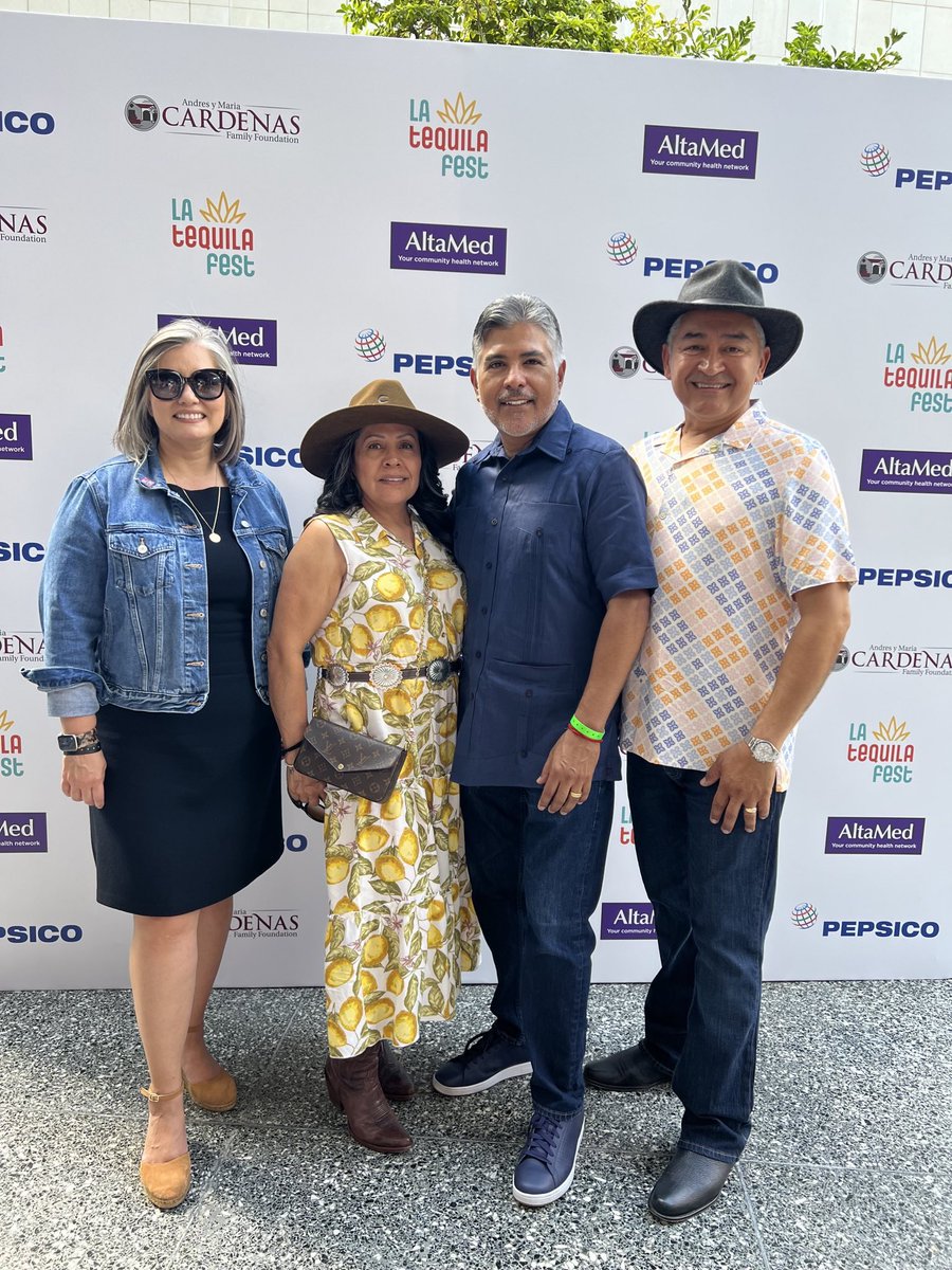 Tcardenas's tweet photo. Years ago, @ImeldaPad was an Andrés y María Cárdenas Family Foundation scholarship recipient. Now she's serving our community as our city councilwoman for District 6. It was my honor this weekend to recognize her for her leadership, accomplishments, &amp; commitment to service. https://t.co/Dy5vdXcgDx