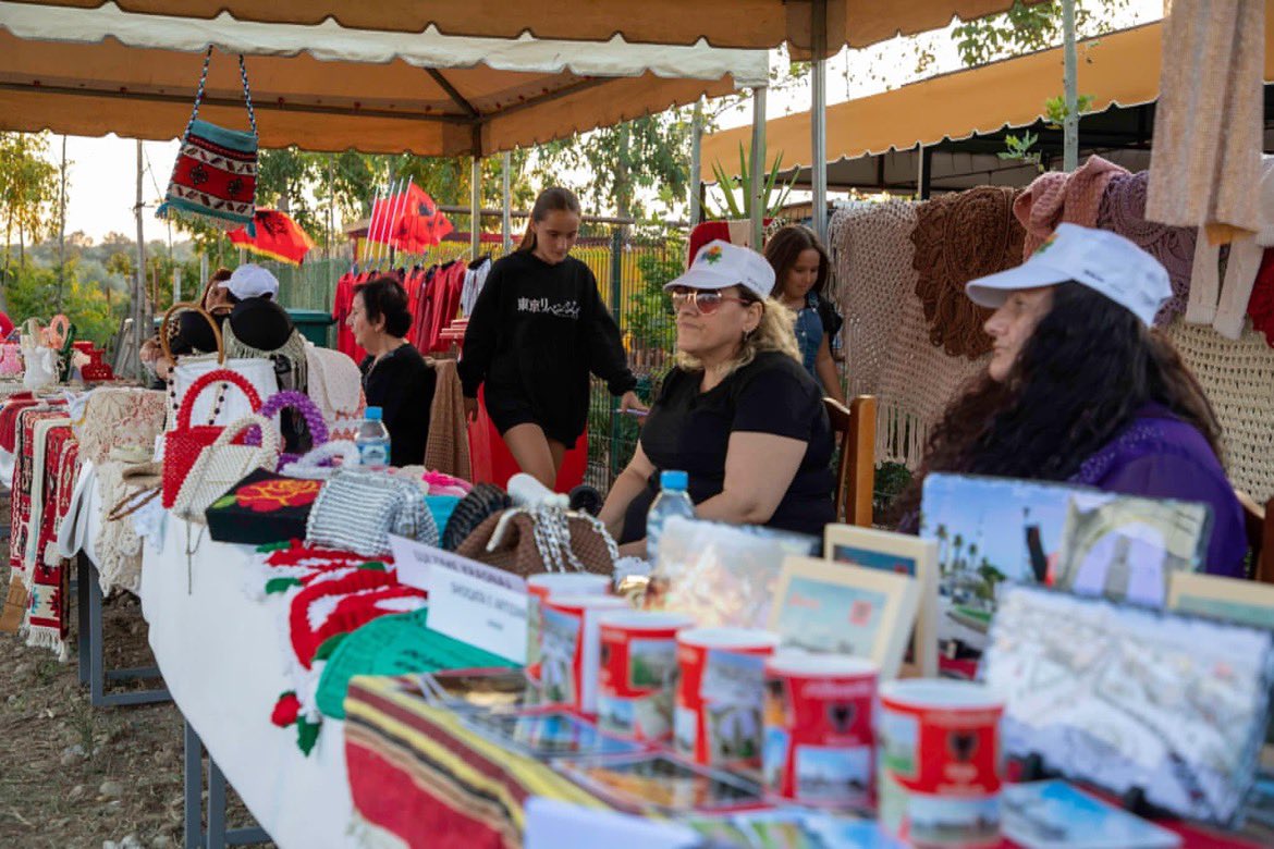 Jashtë mureve të kalasë historike të Bashtovës u zhvillua në datat 8 - 9 shtator "Festivali i Bashtovës", një ndërthurje mes artit, kulturës, muzikës &amp; aktiviteteve.

UNOPS AlbaniaEU4Culture AlbaniaEuropean Union in AlbaniaMinistria e Kulturës
Bashkia RrogozhineBashkia Kavajë