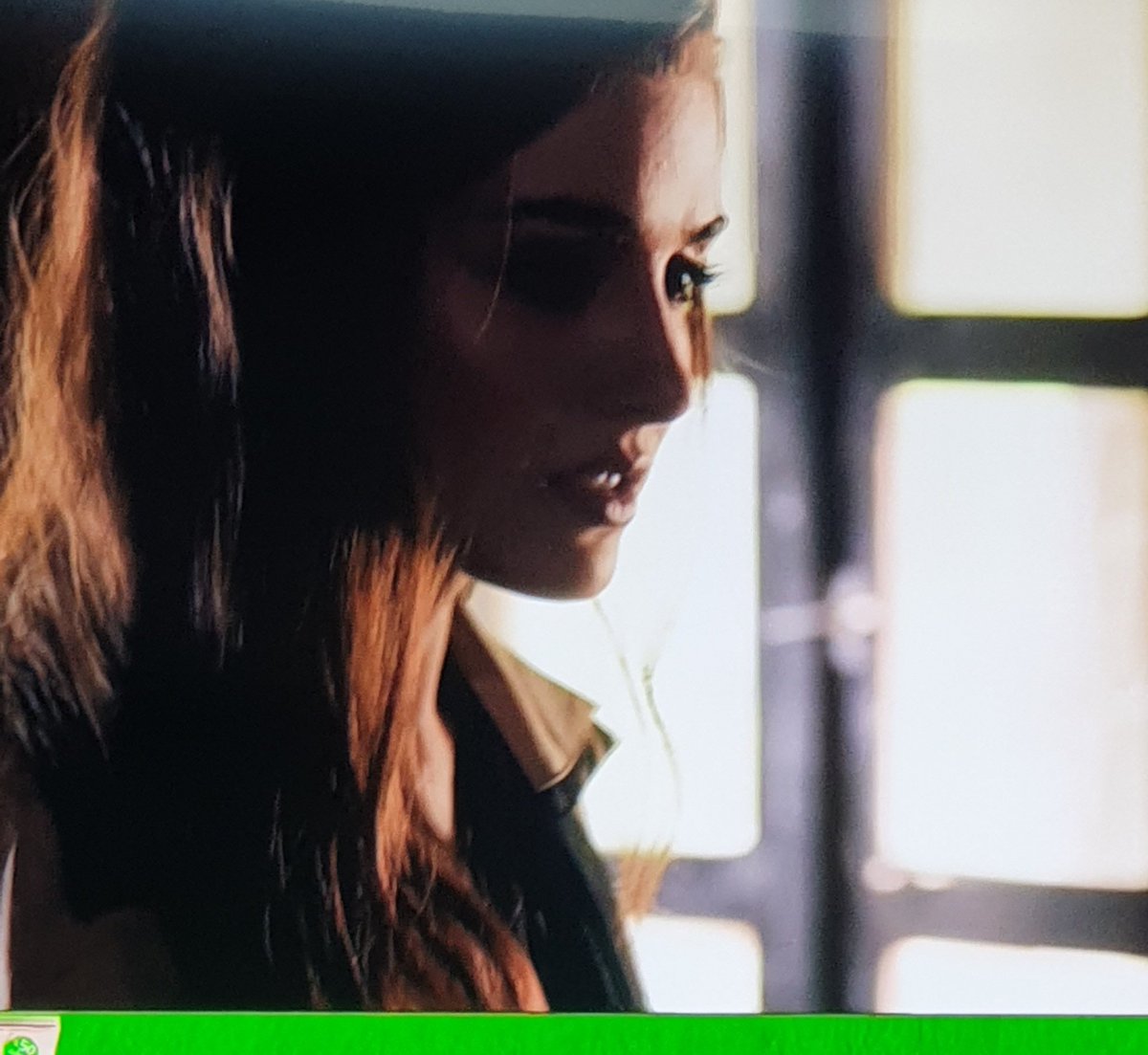 Hic savcı görmesek   inanıcaz ..🤣🤣🤣 yok be görmesek de   inanmayız.. bu kadar kötü oyunculuğa pes diyorum  4 cü bölümden sonra  yayından kalkar  #HandeErçel