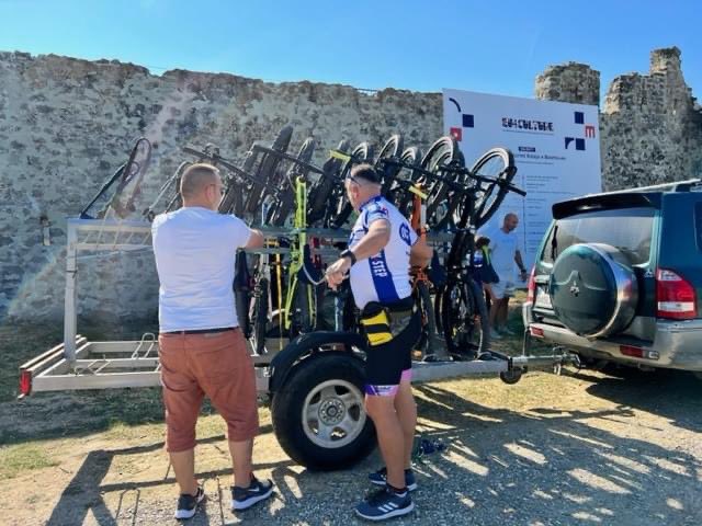 #Dita e dytë e “Festivalit të Bashtovës” nisi herët në mëngjes me testimin e dy itinerareve me biçikleta të cilat kalojnë mes territorit të Kavajës dhe Rrogozhinës.

UNOPS AlbaniaEU4Culture AlbaniaEuropean Union in Albania Ministria E Kultures Bashkia Rrogozhine Bashkia Kavajë