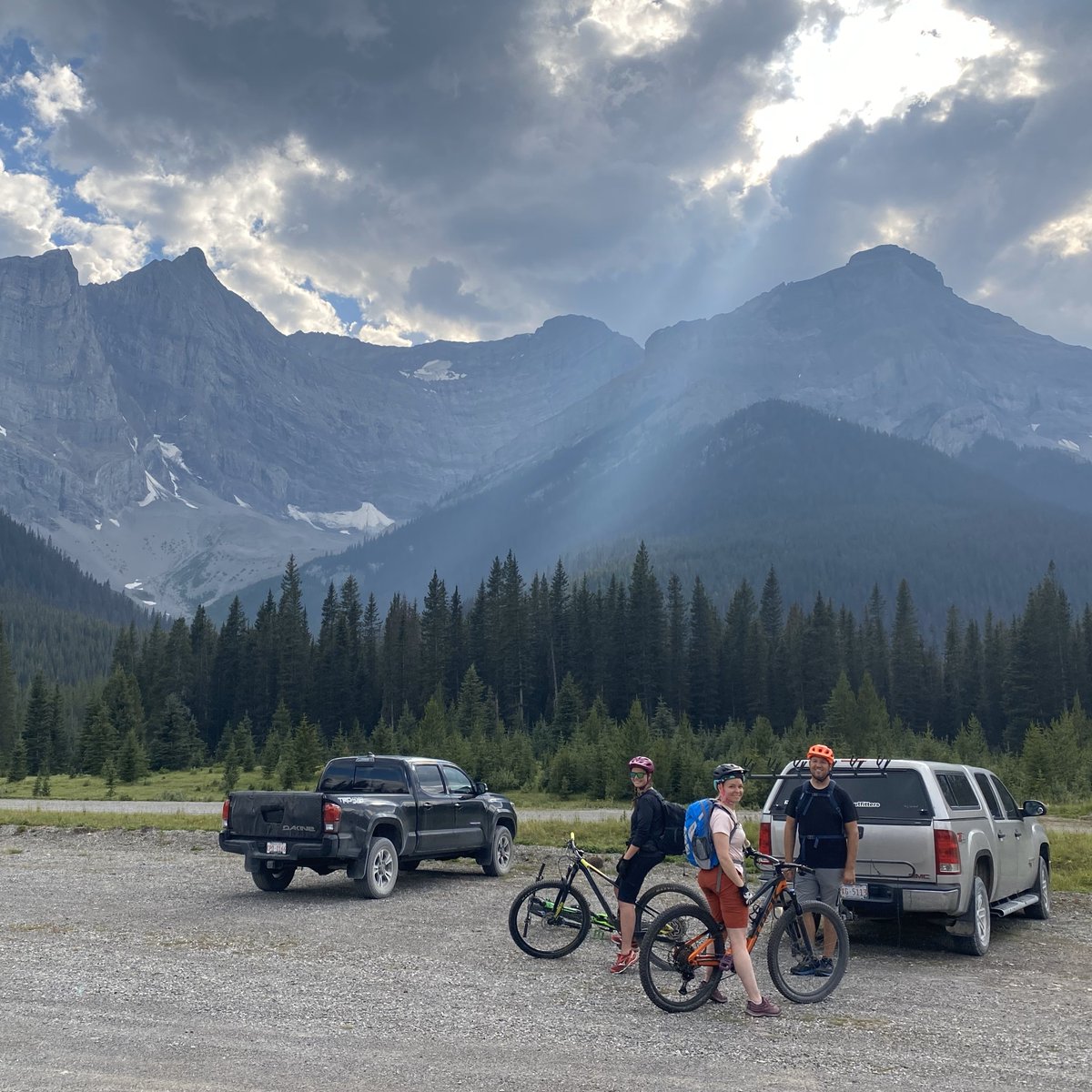 Here's a reminder to get out for a ride this week & enjoy that crisp, fall weather. Fall time is all time for riding bikes in the Canadian Rockies! 

buff.ly/3O1kmIZ 

#alberta #calgary #albertamtb #bikeyyc #bikeyeg #yyc #yeg #canmorekananaskis #travelalberta #calgary #ab
