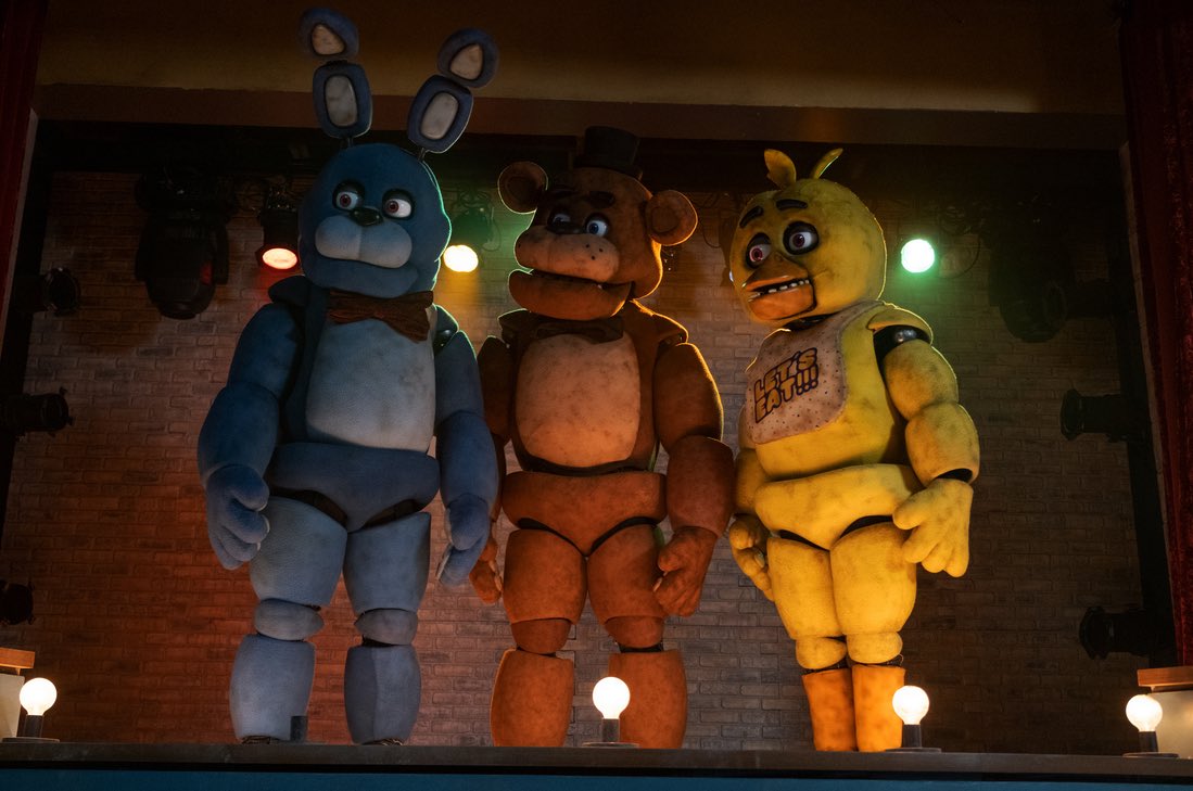 uorplefever's tweet photo. I keep forgetting that the animatronics  in the fnaf movie are gonna TALK. We will actually hear the canon har har har voice https://t.co/FHh2AtVtym
