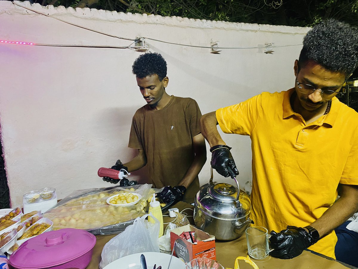 ادونا شهاداتنا ياااااا …….📢

#الشهادات_حق_من_حقوق_الخريجين
#مستقبل_خريجي_التقانة_مجهول