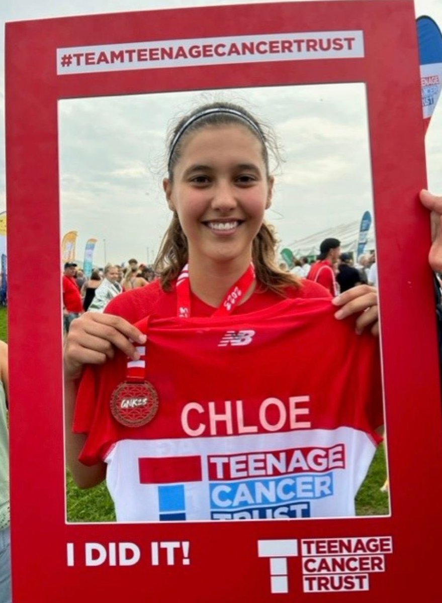 Well done to @carresgrammar student Chloe. Chloe completed the Great North Run in a time of just over two hours and raised £400 for the @TeenageCancer #teenagecancertrust @greatnorthrun_