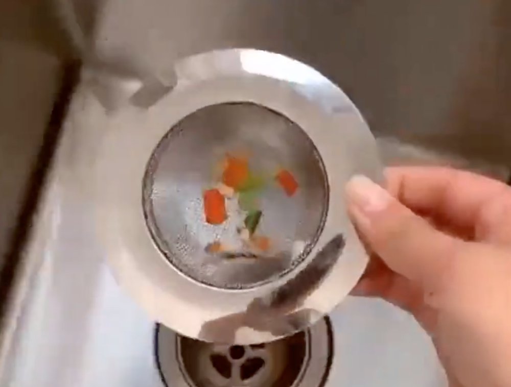 RexBanigan's tweet photo. I Love my #FLR with my #Dommewife. I wake early and tidy. Today I was rushing and let a small mess in the sink. My Owner, explained the quality she expects, this is now my lunch. #Femdom #herslave #domesticslave https://t.co/LmtzraBteY