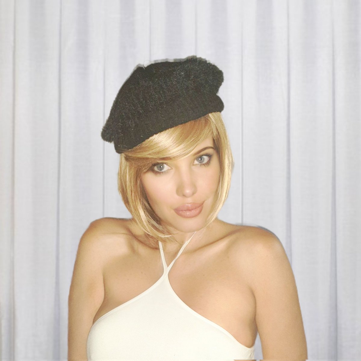 KellyBlondie1's tweet photo. French Style ❤ https://t.co/mavkXpBgSs