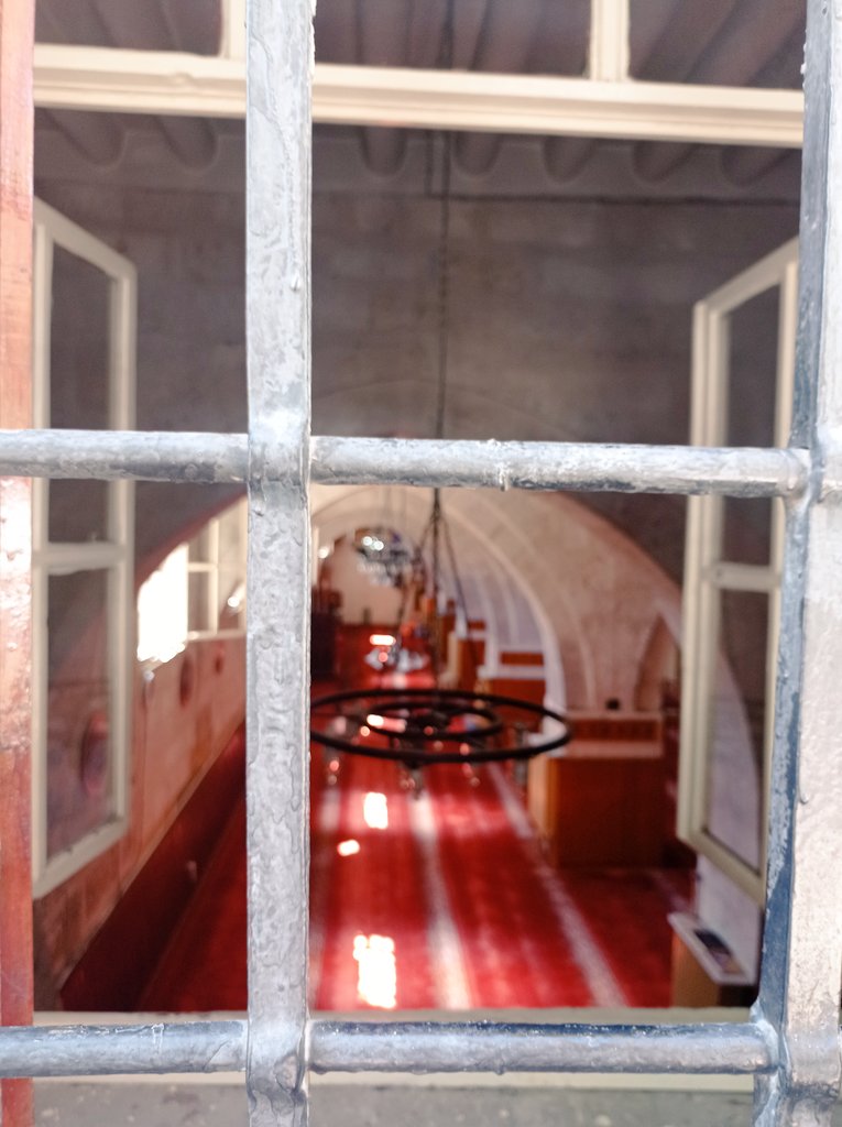 "Göklerin ve yerin gizlisi (gaybı) yalnız Allah'a aittir. Her iş O'na döndürülür. Öyleyse O'na kulluk et ve O'na güvenip dayan! Rabbin yapmakta olduklarınızdan habersiz değildir."
(11/Hûd 123)💚