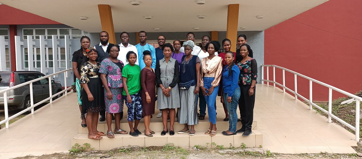 arisewinproject's tweet photo. 1/2. Earlier today, we kicked off our Digital Storytelling Training with the self-employed women who will be producing their digital stories on our project.  As we embark on this 3-week-long journey, we are excited about their courage... @WomenRISE6 https://t.co/vBUvwRtzFa