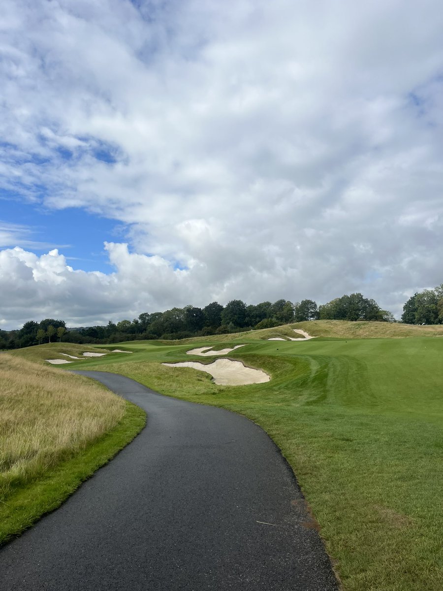 Great to be able to go back to @JCBGolfCC but actually playing the course this time, course is mega but a proper tough track. Thanks @ICL_Turf for letting us have the experience and also thanks @c86low for letting me go. #golf #golfcourse #greenkeeper