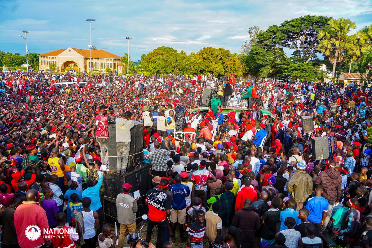 HEBobiwine's tweet photo. The people of Hoima turned up in large droves today in Kigorobya to listen to the message of change! Freedom is coming! #NUPCountryWideTour #FreeAllPoliticalPrisoners https://t.co/IRgn5bqeBS