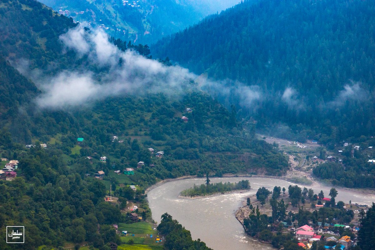 SalmanNaseer's tweet photo. @tapujaveri Saiful Malook (Naran), Neelum Valley (Kashmir), Delhi Gate (Lahore), Sarfaranga Desert (Skardu). https://t.co/UEPWNeePvM