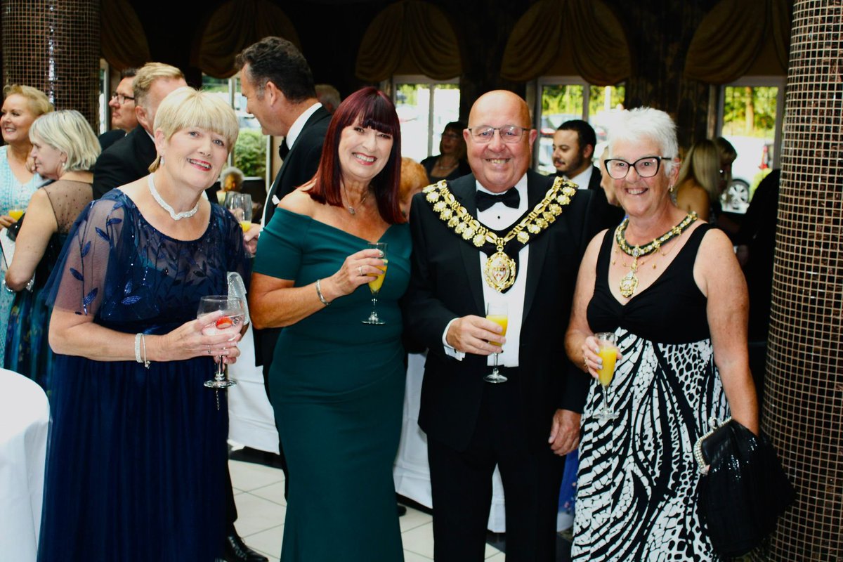 @Mayor_Barnsley @TvBarnsley @MacmillanBarns1 @ChronOnline Following a successful Macmillan charity ball on Saturday £13,128 was raised a fantastic amount 💚