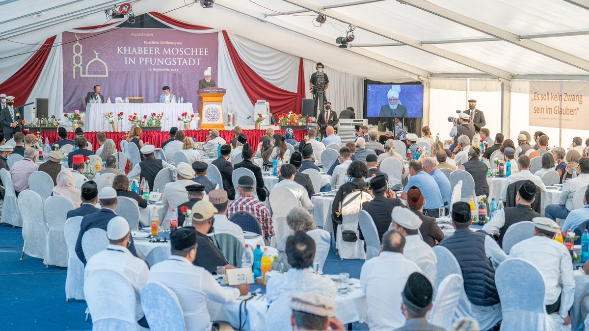 AhmadiyyaDE's tweet photo. His Holiness Hazrat Mirza Masroor Ahmad (aba) continues his tireless efforts to spread the true teachings of Islam.
Reception held for new Ahmadiyya Mosque opened in Pfungstadt by World Head of the Ahmadiyya Muslim Community
#CaliphInGermany https://t.co/DFQrzbNkqK