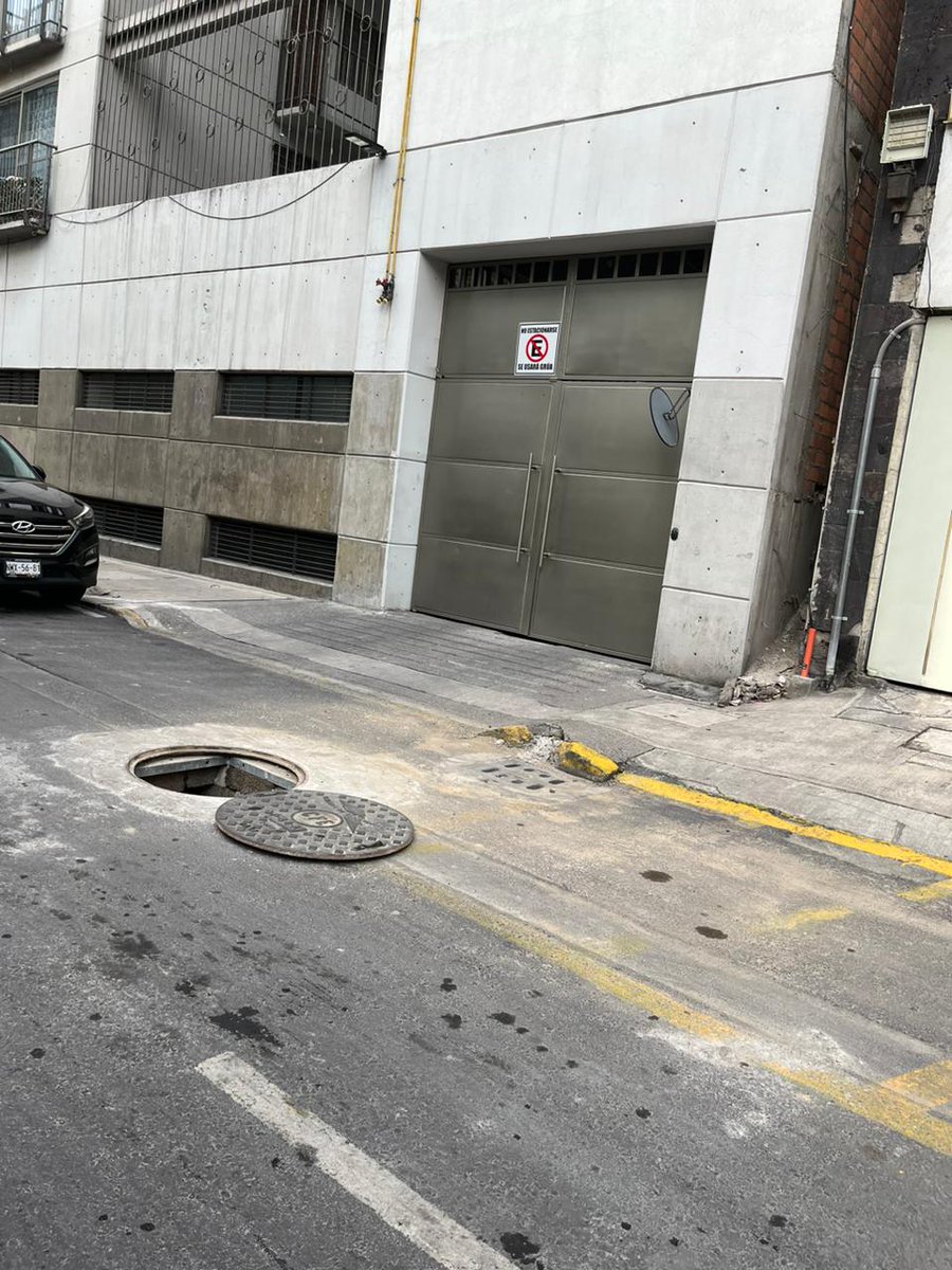 Nos puedan apoyar <a href="/CFE_Contigo/">CFE_Contigo</a>, estamos teniendo problemas con la tapa qué cubre registro de cfe, en calle de Humboldt casi esquina Art 123. Anexo foto está mal puesta.