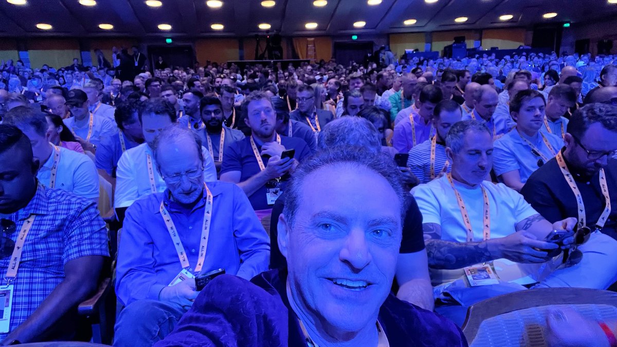 MikeKoenigsReal's tweet image. I'm attending the @theallinpod Summit in Los Angeles... meeting a ton of amazing people and seeing incredible speakers. Two days and three nights of real talk and incredible parties. Stay tuned for more...
#SuperpowerAccelerator #AiAccelerator 
#SuperpowerAccelerator…