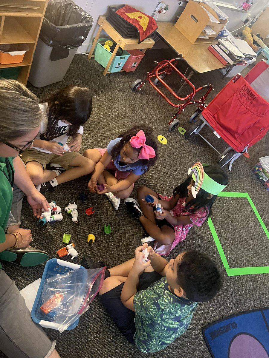 DianeBurkeRead's tweet photo. These Kindergartners Owls are totally engaged in their stations.  They are following established structures and routines to complete station activities.  @HumbleISD_OE @Oakskinder https://t.co/4mebYBJoao