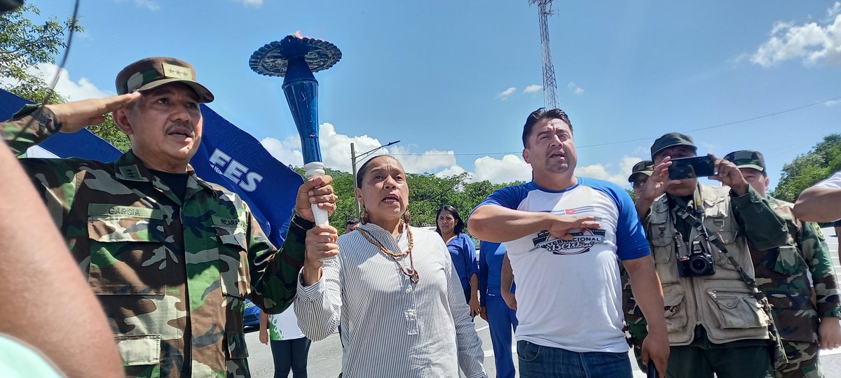 Autoridades del MINED Matagalpa realizo  traspaso de llama de la antorcha de la libertad Centroaméricana al MINED del departamento de Jinotega.

#PatriaBenditaYLibre 
#AMORANICARAGUA