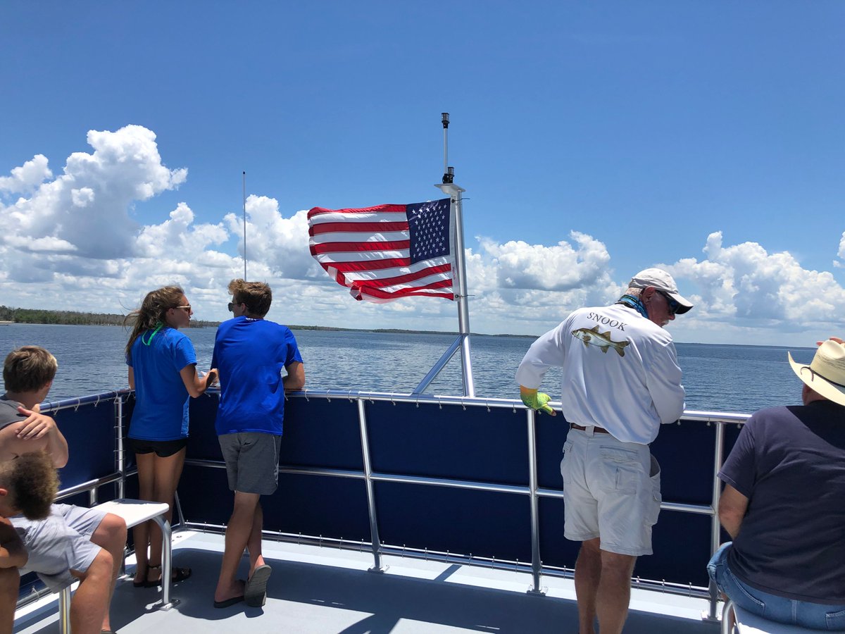 There’s nothing better than enjoying this view of the Everglades right from the Ten Thousand Islands Boat Tour. ⛴️ Learn more: evergladesfloridaadventures.com/activities-and…