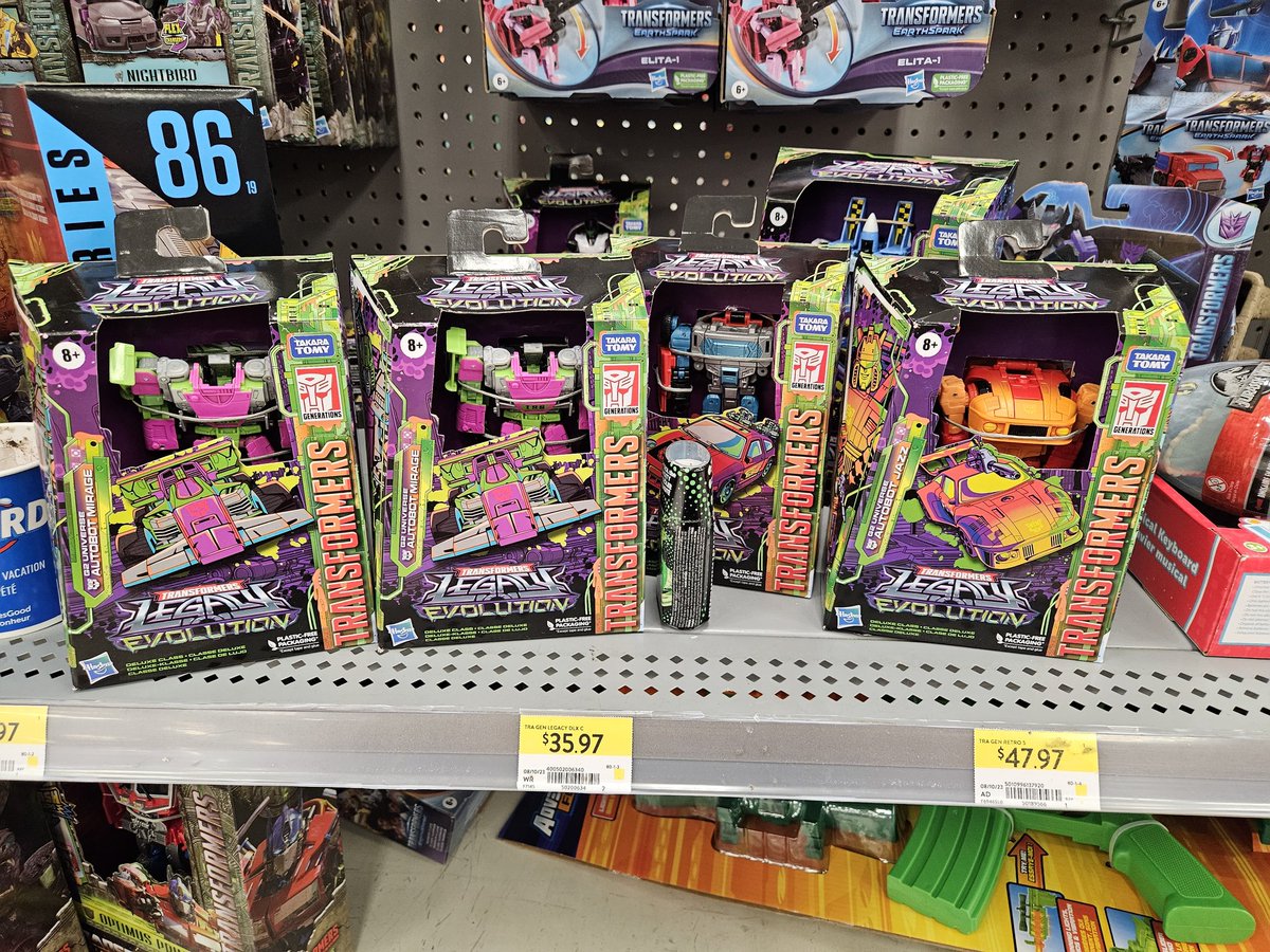 ThePurpleBot's tweet photo. @Hasbro never ceases to disappoint https://t.co/DAoIYmHnU0