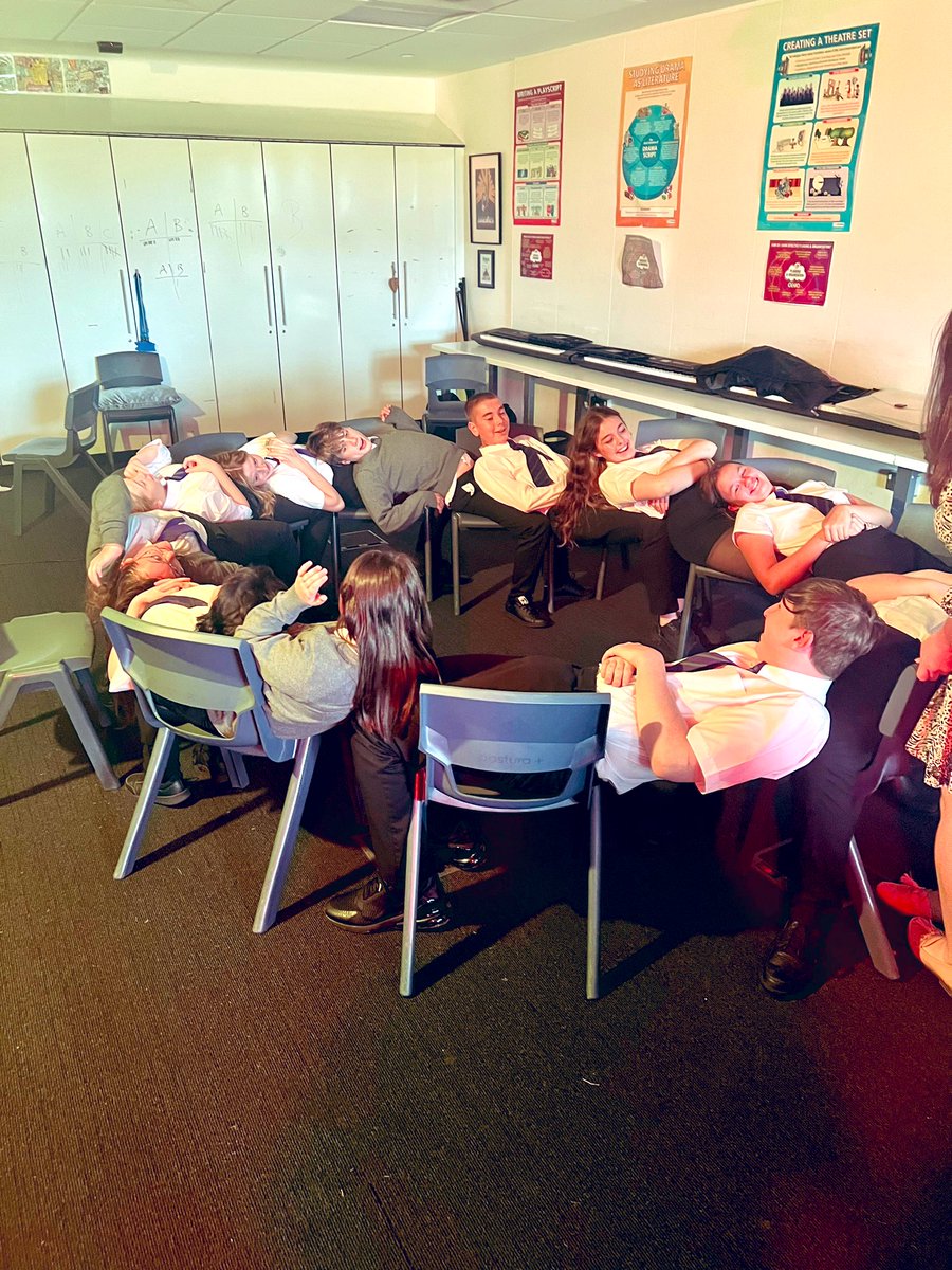 Building trust is an integral part of the performing arts, and year 10 are embracing this concept wholeheartedly. Through various activities and exercises, they are learning to rely on and support each other, forming a strong bond within the classroom.  #expressivearts 🤝💪🎭✨