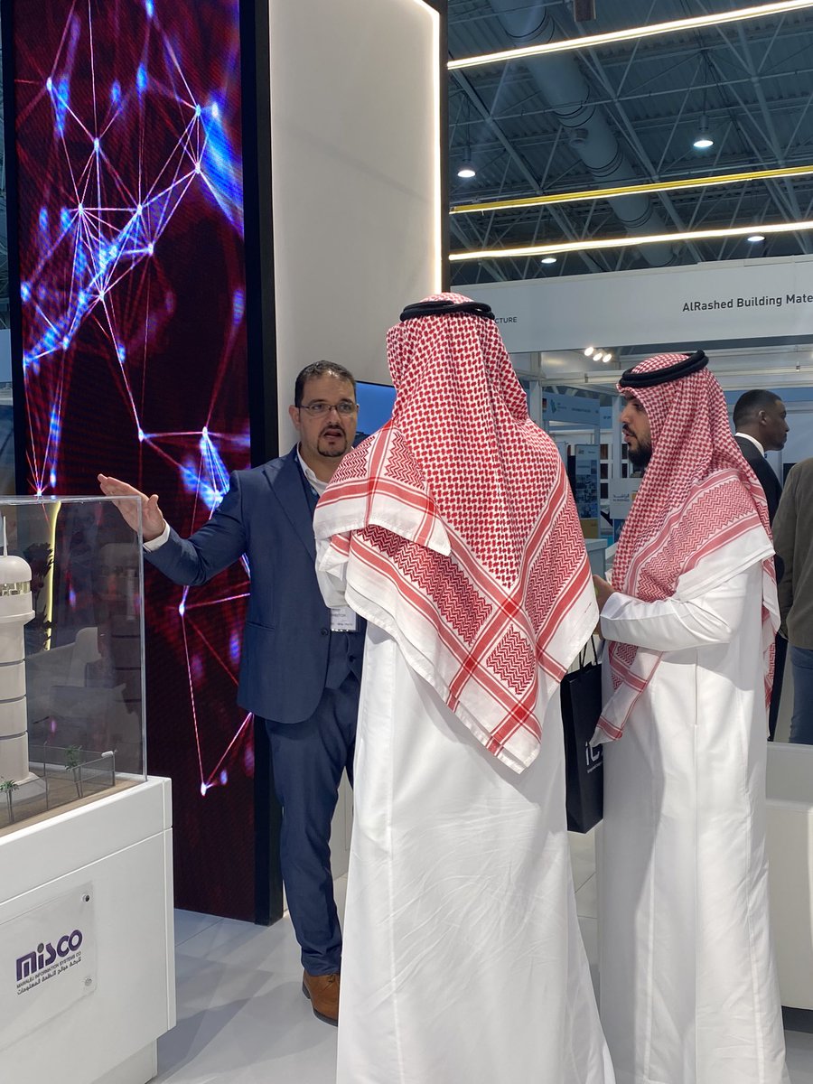 Misco_009's tweet photo. مهمتنا: تعزيز التوجه نحو صافي الانبعاثات الصفري وإعادة التدوير في البنية التحتية، حيث نتصوّر عالمًا لا نؤثّر فيه إلّا بترك الأثر الإيجابي طويل الأمد. إنه يوم مليء بالإلهام والابتكار والفعاليات
مقتطفات من مشاركت شركة موالج  لانظمة المعلومات  في معرض البنيه التحتيه  لعام 2023 https://t.co/cz6ozHlJSJ